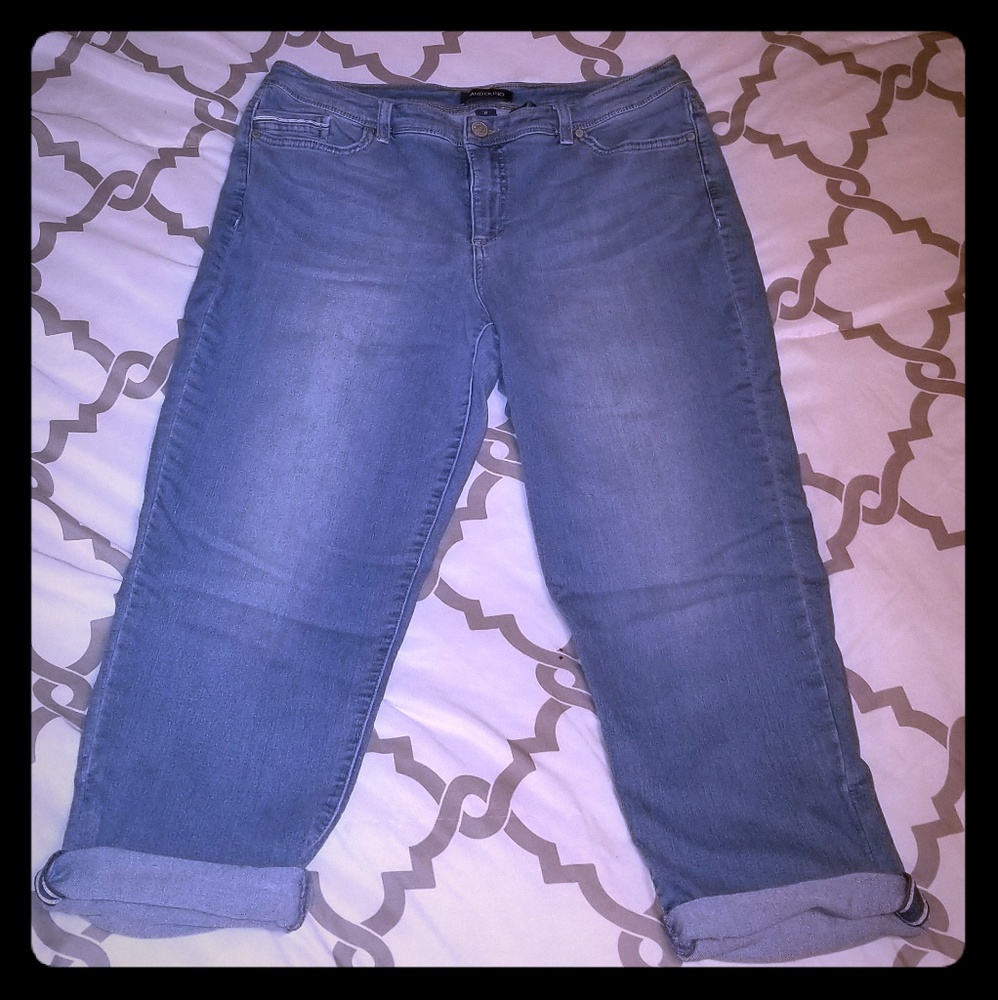 Women's boyfriend capris